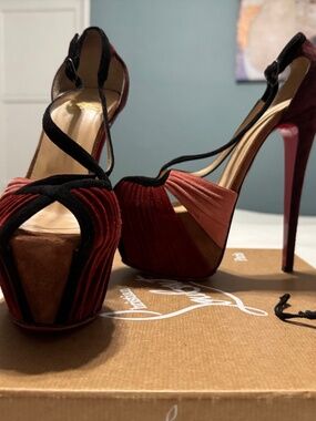 Authentic Christian Louboutin Divinoche 160 Suede Heels Colorblock